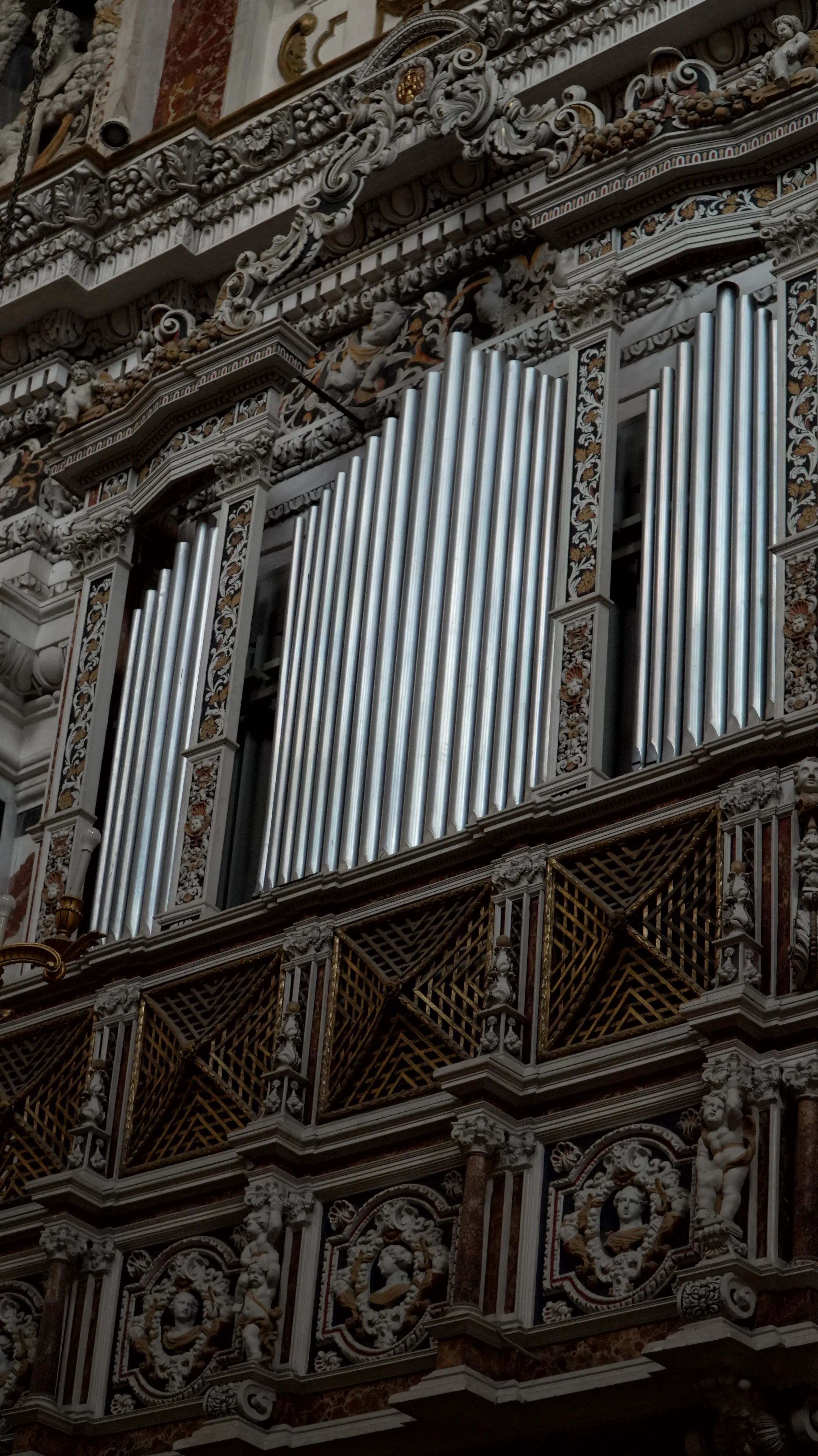 chiesa del sacro nome di gesu07